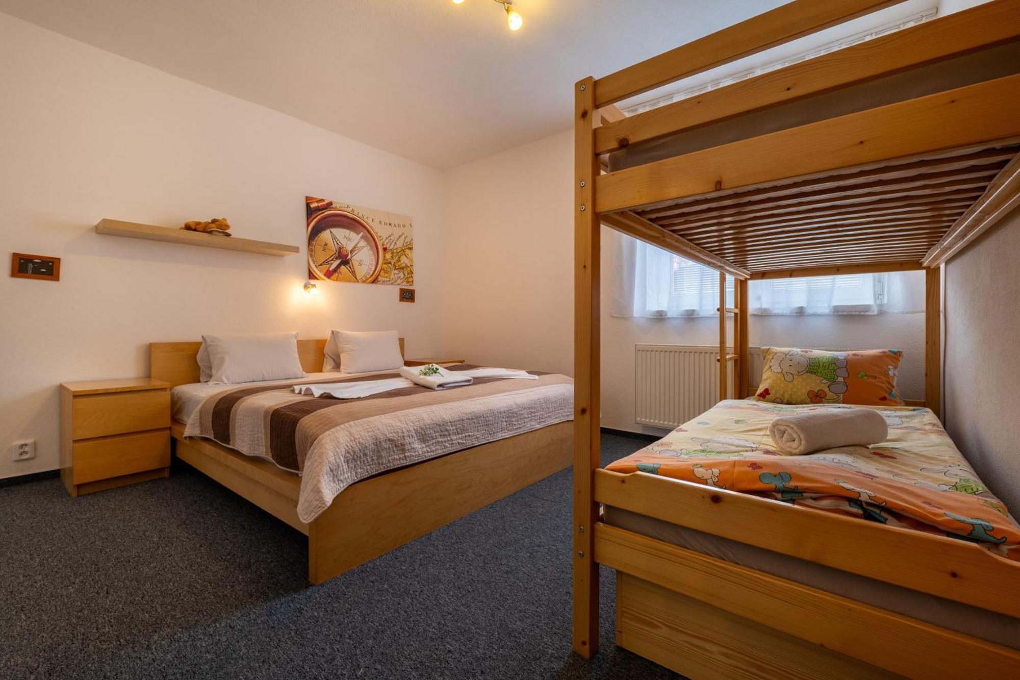 Apartmany Dreams Besenova Bagian luar foto